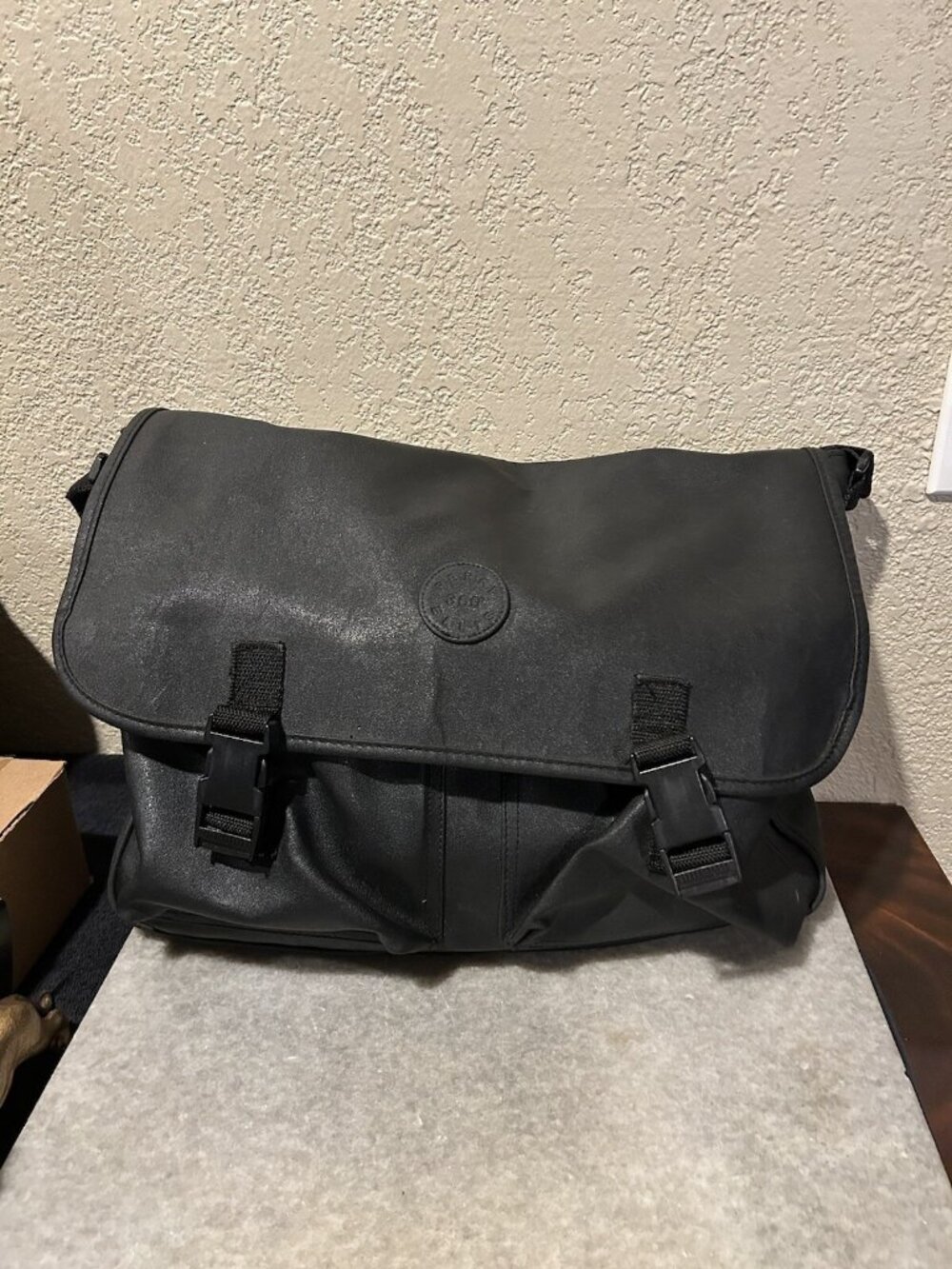 Perry Ellis Computer Bag - Picture 2 of 5